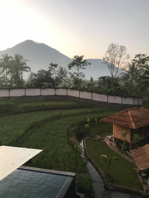 Villa As-Salam, Kadungora, Garut Extérieur photo